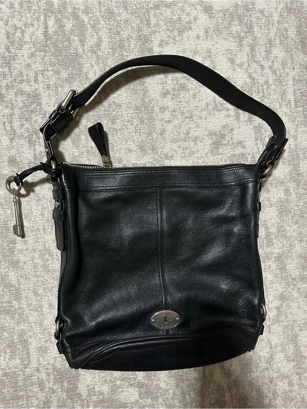 Fossil Black Pebbled Leather Hobo Bag Adjustable Strap Key Charm Antique Silver